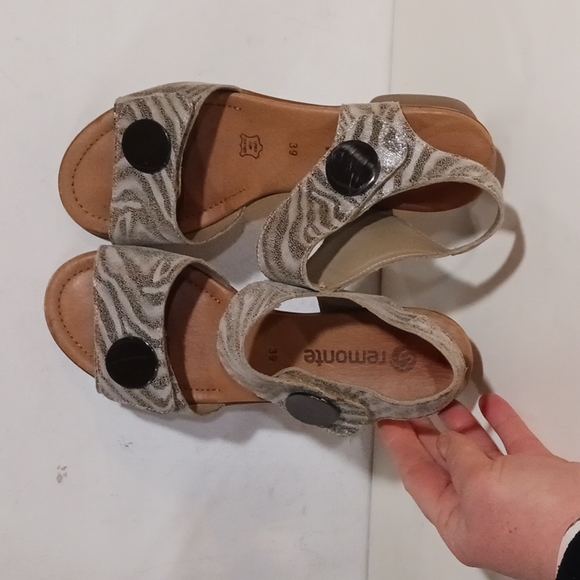 Remonte metallic tiger print sandals size 39 - Picture 7 of 16